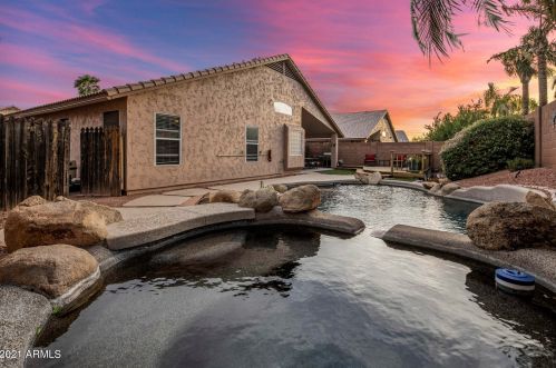 4220 Wahalla Ln, Glendale AZ  85308-2289 exterior