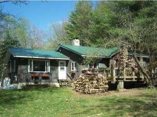 352 Glastenbury Rd, North Shaftsbury, VT 05262-9640