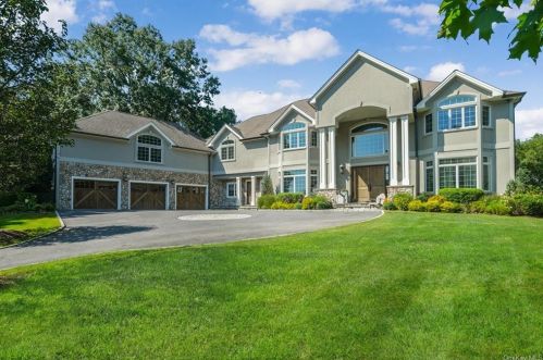 10 Oak Ridge Ct, White Plains, NY 10604-1128