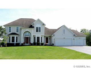 4 Pipers Meadow Trl, Penfield, NY 14526-1152