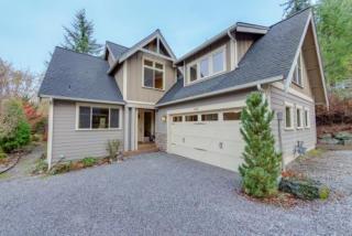 938 Yew St, Bellingham, WA 98229-6807