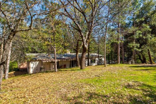 12801 Tabeaud Rd, Pine Grove, CA 95665-9773