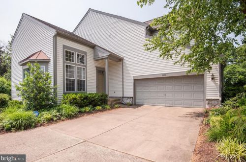 2450 Fox Trot Ter, Herndon, VA 20191-1699