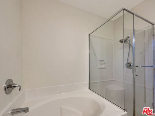 28647 Pietro Dr, Santa Clarita CA  91354-2699 exterior