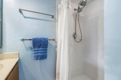 3228 32 Way, West Palm Beach FL  33407-6747 exterior