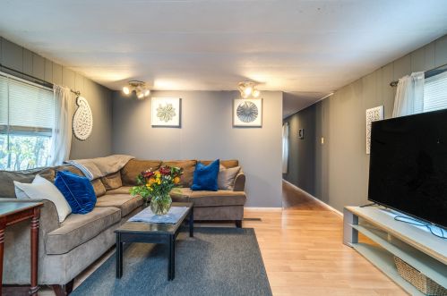 59 Polly Ann Park, Dover, NH 03820-4679