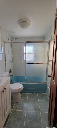 528 Cameron St, Floral Park NY  11003-3819 exterior