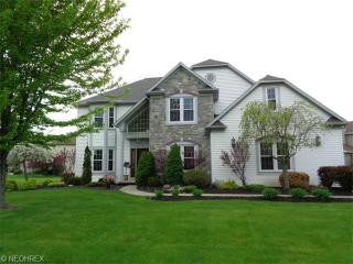 2460 Deerfield Dr, Avon, OH 44011-1782