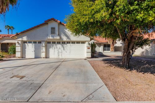 12612 58th Dr, Glendale, AZ 85304-1894