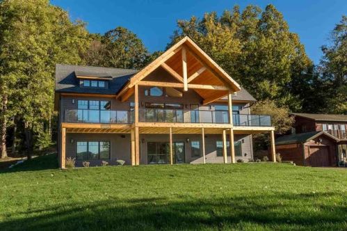 9343 Oak Ln, Unionville, IN 47468-9301