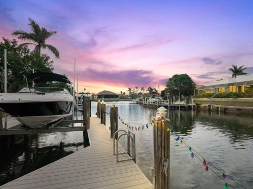 1558 Buccaneer Ct, Marco Island, FL 34145-4135