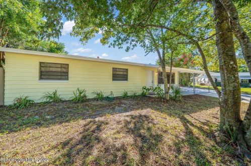 665 Sunrise Dr, Titusville, FL 32780-4918