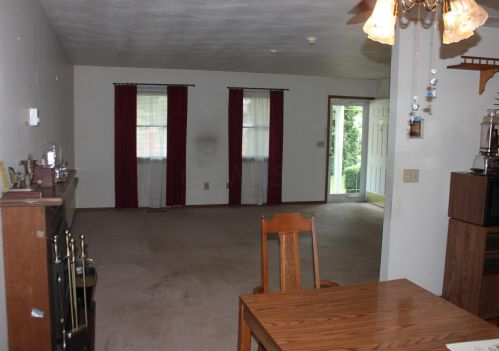 687 Elm St, Washington Ch OH  43160-2526 exterior