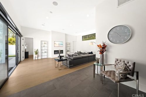 18852 Canyon Crest Dr, Orange CA 92861-2806 exterior