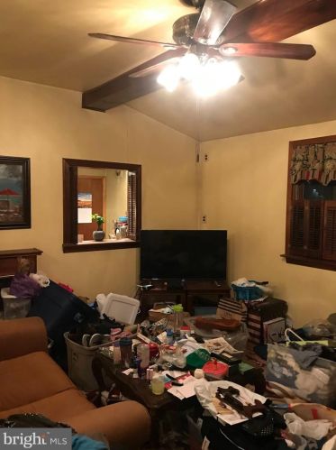 5022 River Rd, Camden NJ  08110-2843 exterior