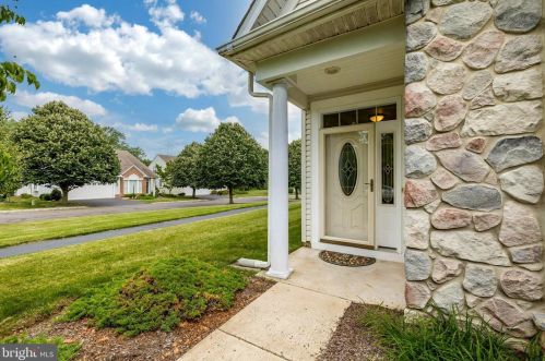 754 Twining Way, Collegeville PA  19426-4154 exterior