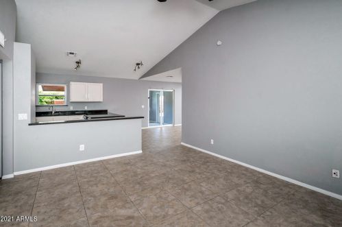 128 Eucalyptus Pl, Chandler, AZ 85225-5886