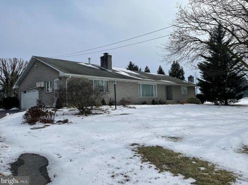 1237 Newburg Rd, Lees Cross Roads, PA 17257-8607