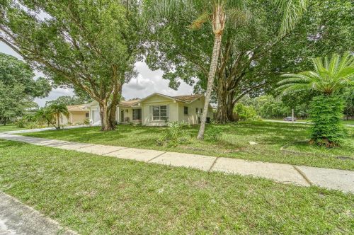 743 Helmsman St, Palm Harbor, FL 34685-1666