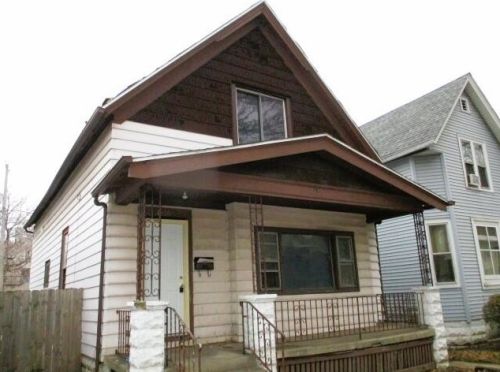 1020 19th St, Milwaukee, WI 53204-2044