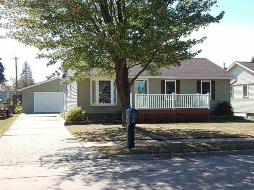 611 14th Pl, Shaffton, IA 52730-1332