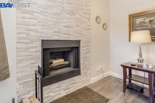 24494 Leona Dr, Hayward CA  94542-1010 exterior