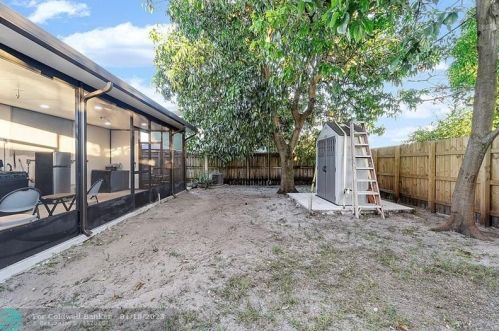 754 44th St, Hialeah FL  33013-1918 exterior