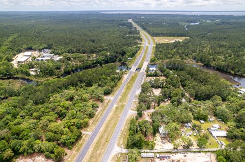 30 Lowery Rd, Freeport FL  32439-4220 exterior