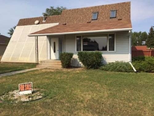 165 Country Club Ave, Plentywood, MT 59254-1500