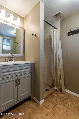 6744 Koralee St, Tucson AZ  85710-1033 exterior