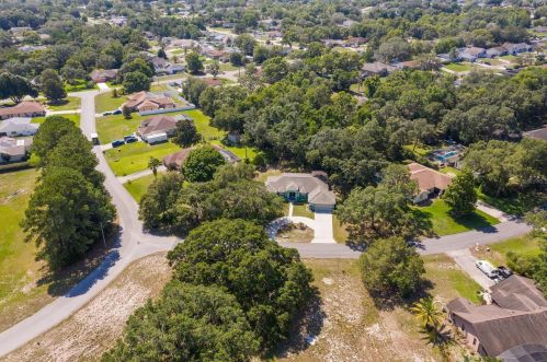 2116 Breezy Way, Brooksville, FL 34608-5721