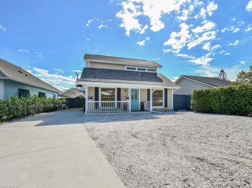 862 97th Ave, Naples, FL 34108-2285