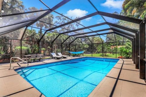 6060 Autumn Oaks Ln, Naples, FL 34119-8633