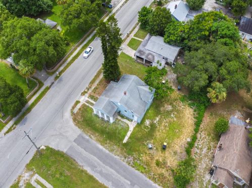 701 13th St, Fort Pierce, FL 34950-8222