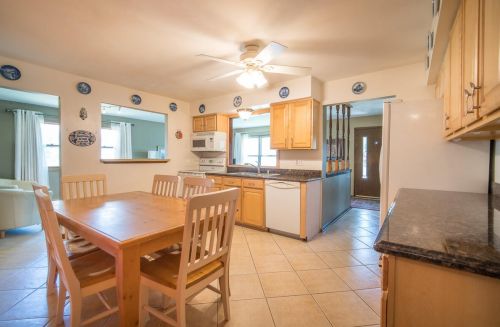 1615 165th St, Waukesha, WI 53151-1437
