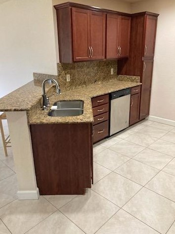 2 Las Olas Ln, Port Saint Lucie FL  34952-8511 exterior