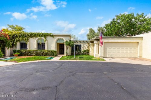 25 Echo Ln, Phoenix, AZ 85020-3567
