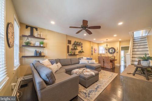 817 Dupont St, Wilmington, DE 19805-5328
