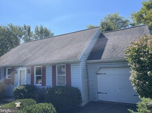 330 Barberry Dr, Lancaster PA  17601-1360 exterior