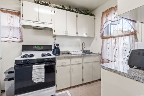 8827 212th St, Jamaica, NY 11427-2309