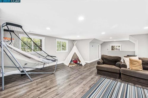 392 Moraga Way, Orinda CA  94563-3805 exterior