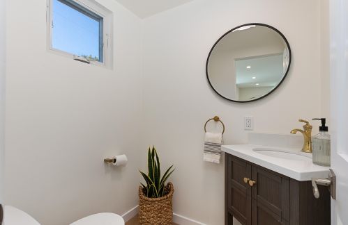 718 Calabria Dr, Santa Barbara CA  93105-4506 exterior