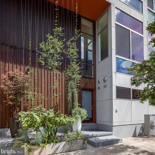 1117 3rd St, Philadelphia, PA 19147-5302