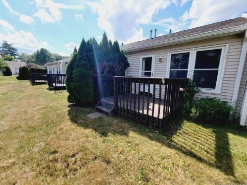 782 Kettle Path, Southington CT  06489-3405 exterior