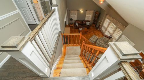 18 Drew Dr, Eastport NY  11941-1335 exterior