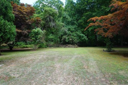 354 Alden Rd, Yorktown Hgts NY  10598-3204 exterior