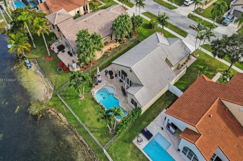 18125 21st St, Hollywood FL  33029-3030 exterior