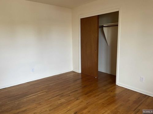 238 Palisade Ave, Cliffside Park NJ  07010-1248 exterior