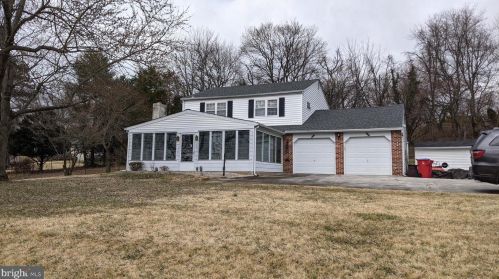 20 Featherbed Ln, Norristown, PA 19403-2056