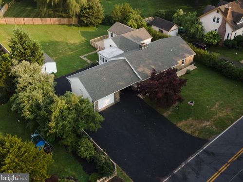 44 Mill Rd, Flourtown, PA 19031-2027